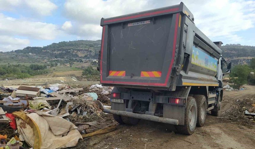 Ormanlık alana atık döken Mersin Yenişehir Belediyesine 4,6 milyon liralık ceza