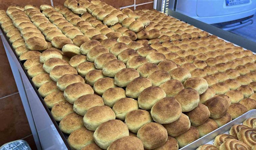 Ramazan'ın ilk gününde Mersin'in vazgeçilmez tatlısı kerebiçe yoğun ilgi