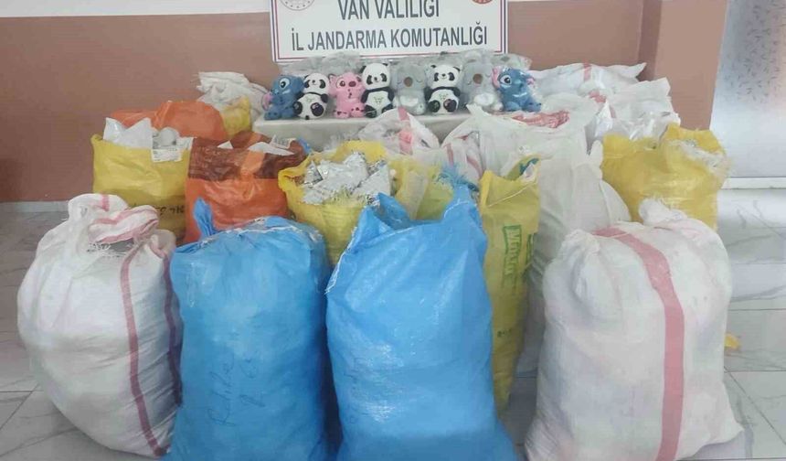 Van'da 3.4 milyon TL değerinde kaçak eşya ele geçirildi