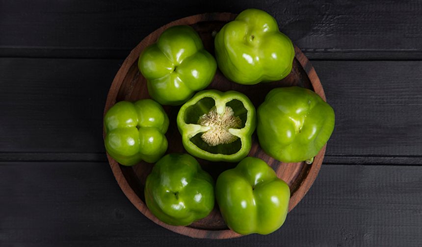 Dolmalık yeşil biber, fiyatı ile dikkat çekiyor