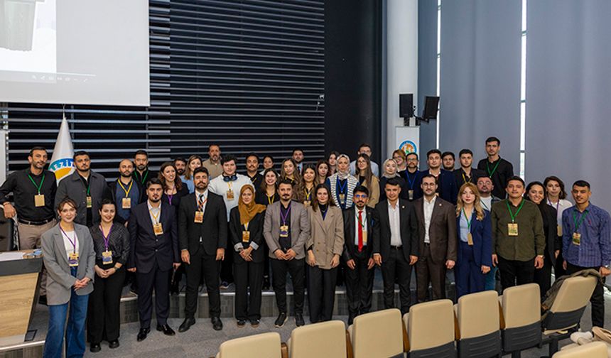 Mezitli Belediyesi’nde “Söz Gençlikte”