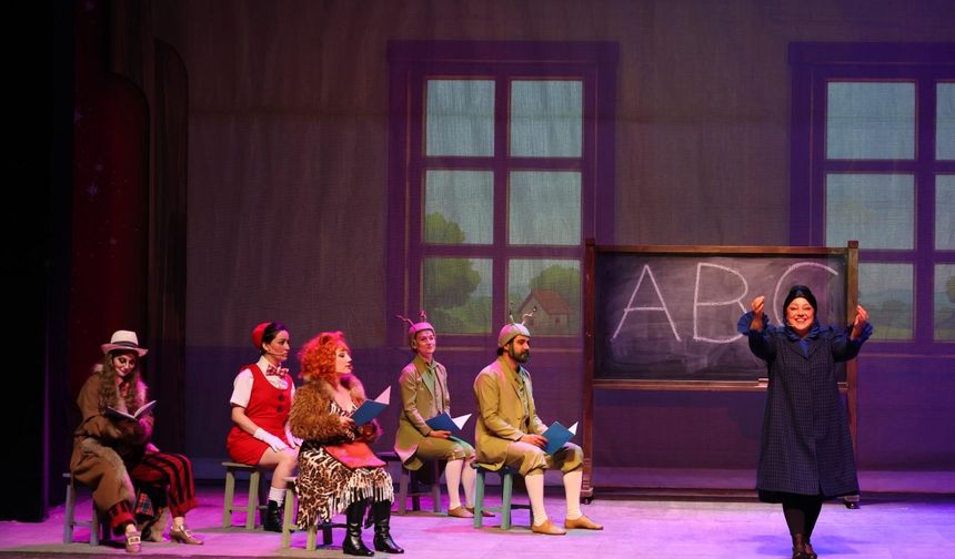 “Kuklacı”, Mersinli minik seyircileri için sahnede