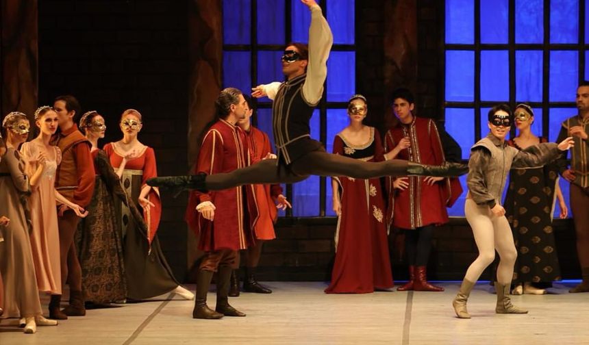 Aşkın zamansız hikâyesi “Romeo ve Juliet” Sevgililer Günü’nde sahneye taşınıyor