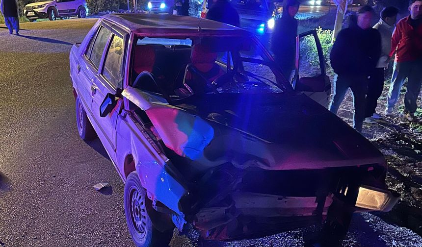 Mersin'de otomobil ile motosiklet çarpıştı:2 yaralı