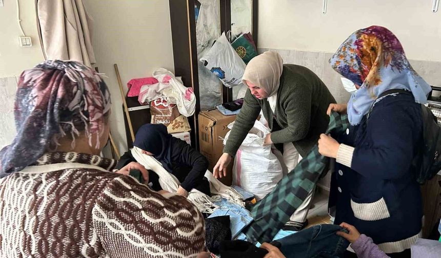 8 Martta ihtiyaç sahibi kadınlara kıyafet desteği