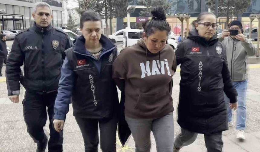 Annesinin sevgilisini bıçaklayan genç ve polise tokat atan annesi tutuklandı