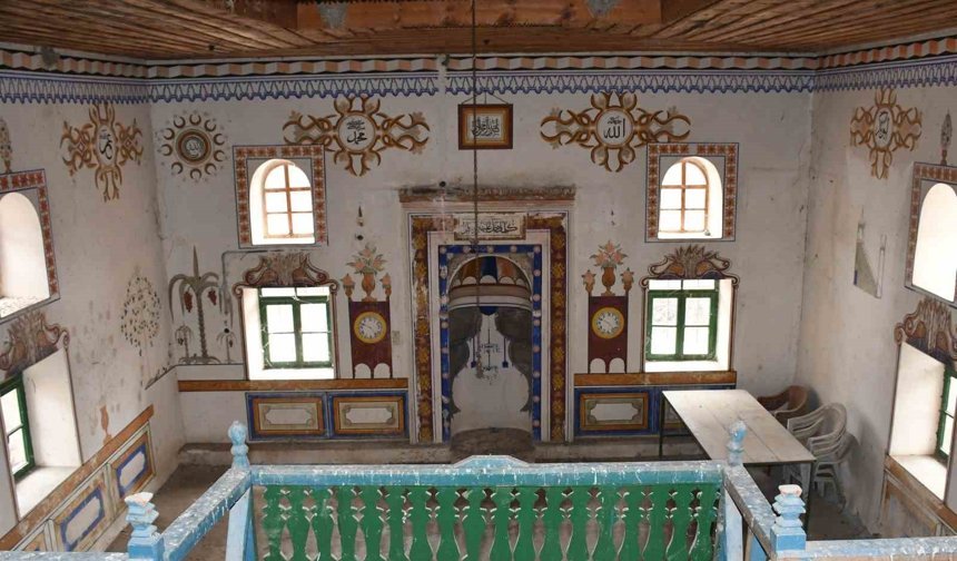 Bahçecik köyü camii restore edilmeyi bekliyor