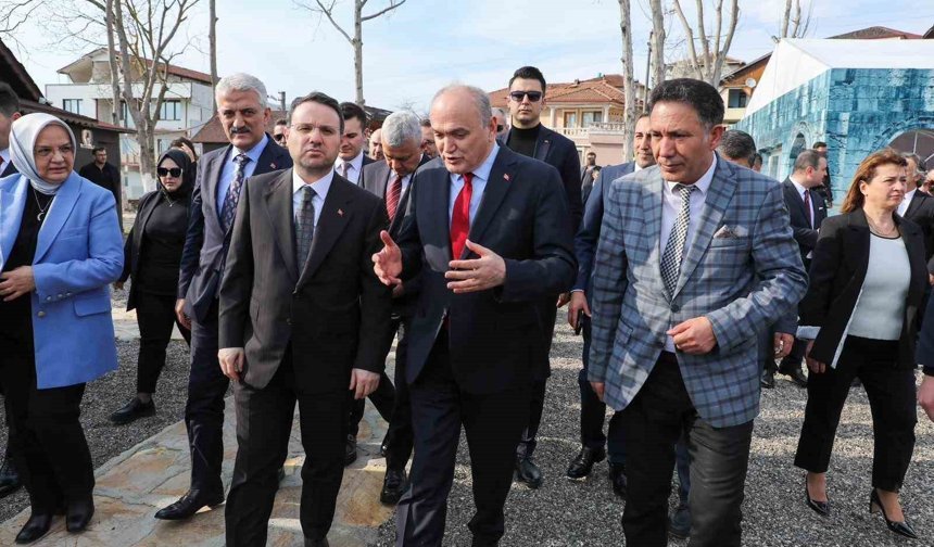 Bakan Gürlek'ten Konuralp'e övgü dolu sözler: 'Her vatandaşımız Konuralp'i görmeli'