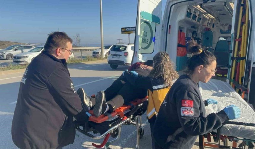 Çanakkale'de yolcu minibüsü devrildi: 8 yaralı