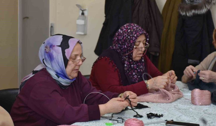 Evden çıkıp üretime katılıyorlar