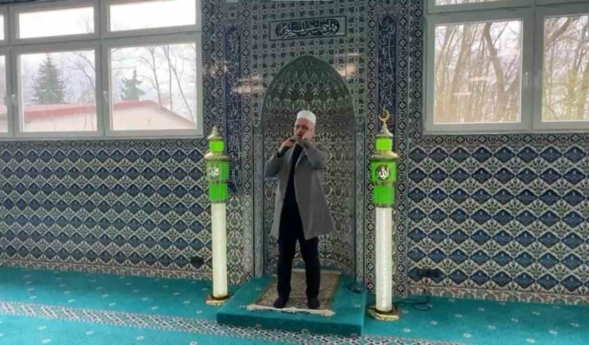İlber Ortaylı'nın yıllar önceki vasiyeti yerine getirildi: Sesine hayran kaldığı o imam selasını okudu