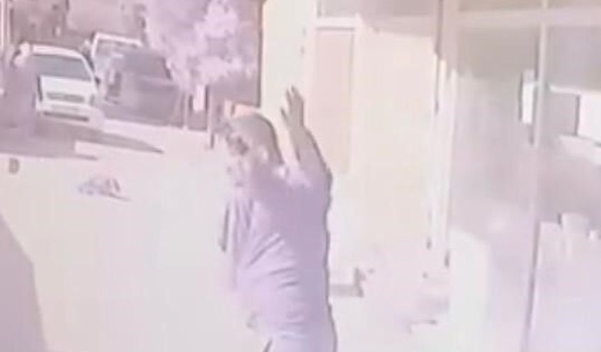 İzmir'de alacak verecek kavgası kanlı bitti: 1 yaralı