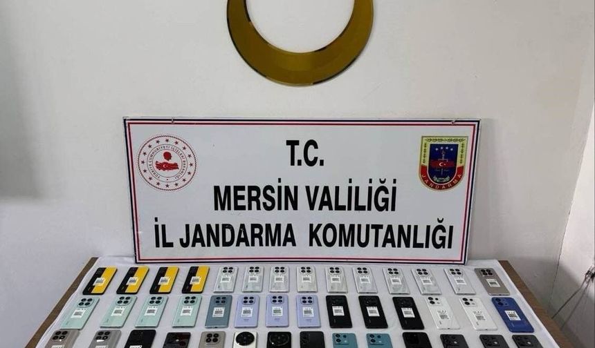 Mersin'de 800 bin liralık gümrük kaçağı telefon ele geçirildi