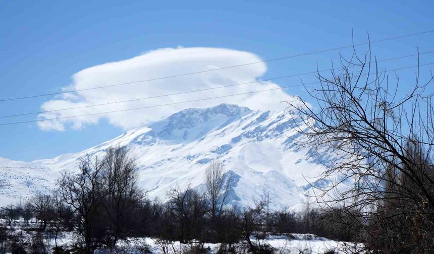 Munzur Dağı'nda mercek bulutu oluştu