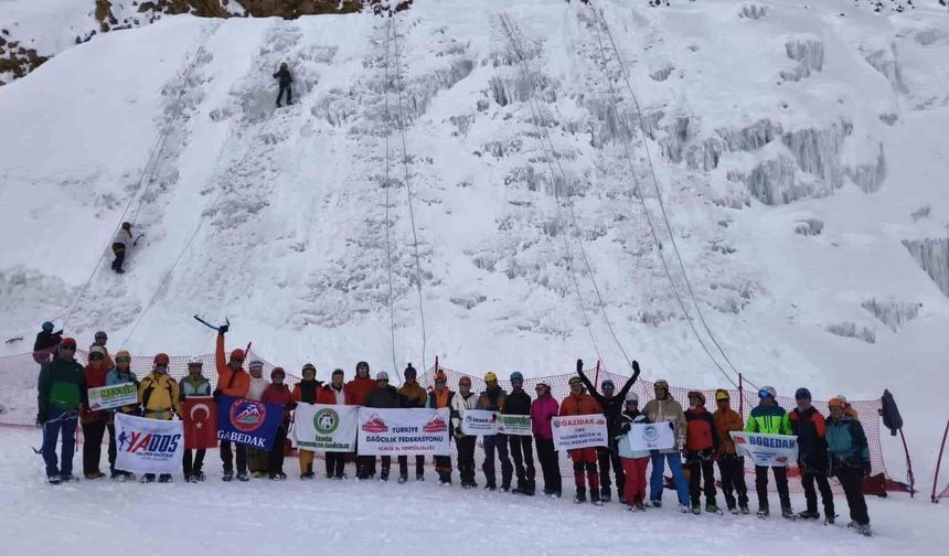 Palandöken'de buz tırmanışı eğitimi başarıyla gerçekleşti