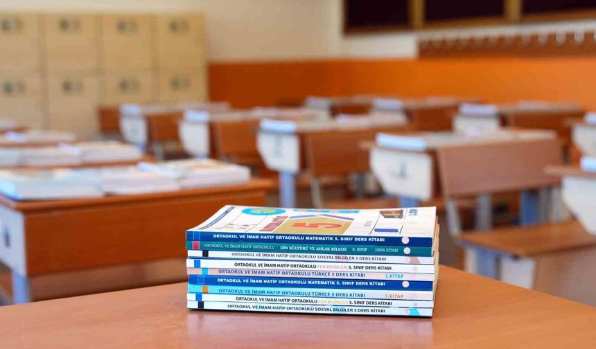 Türkiye Yüzyılı Maarif Modeli'ne uygun diye satılan kitapların, yapılan incelemeler sonucu uygun olmadığı görüldü