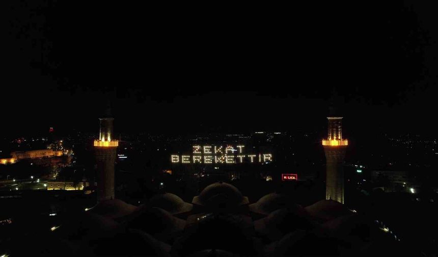 Ulucami'nin yeni mahyası Uludağ'dan görülüyor