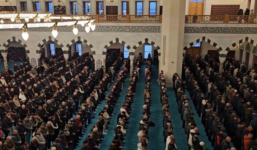 Zonguldak Uzun Mehmet Camii'nde Ramazan Bayramı coşkusu