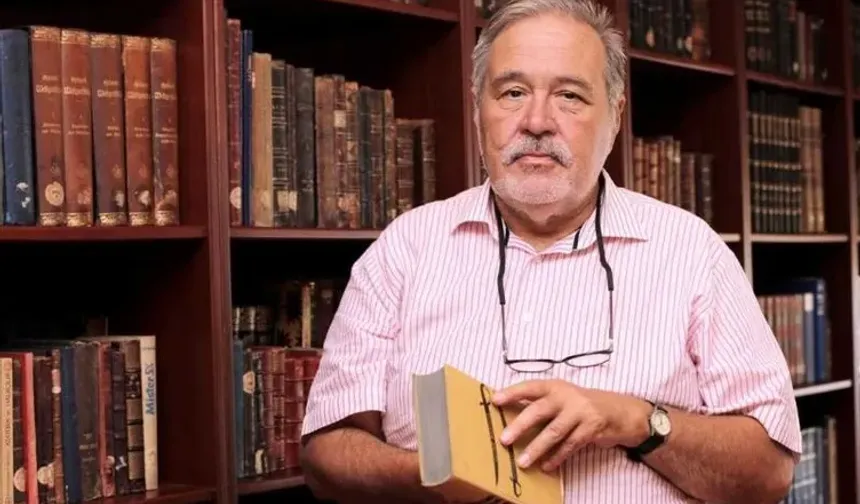 Tarih Profesörü İlber Ortalı hayatını kaybetti