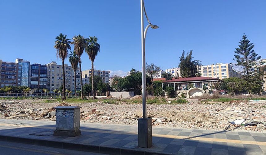 Yıkılan öğretmenevinin bulunduğu alana tepki büyüyor