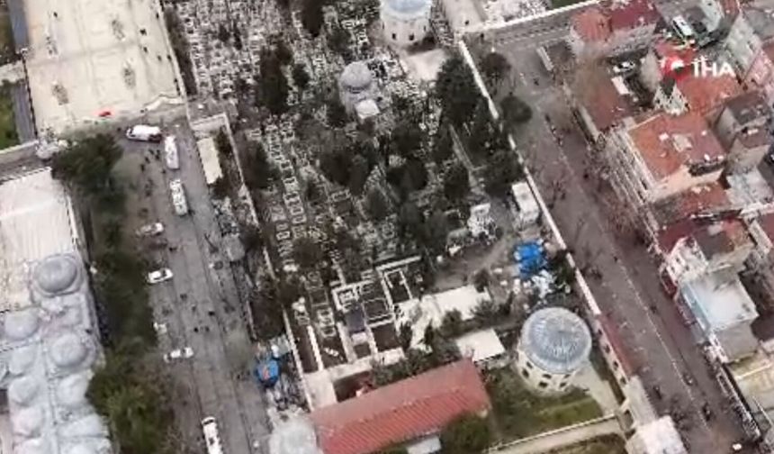 İlber Ortaylı'nın defnedileceği Fatih Camii haziresi dronla görüntülendi