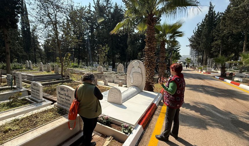 Bayramda, Muazzez İlmiye Çığ’ın Mersin’deki Mezarı ziyaretçi akınına uğradı