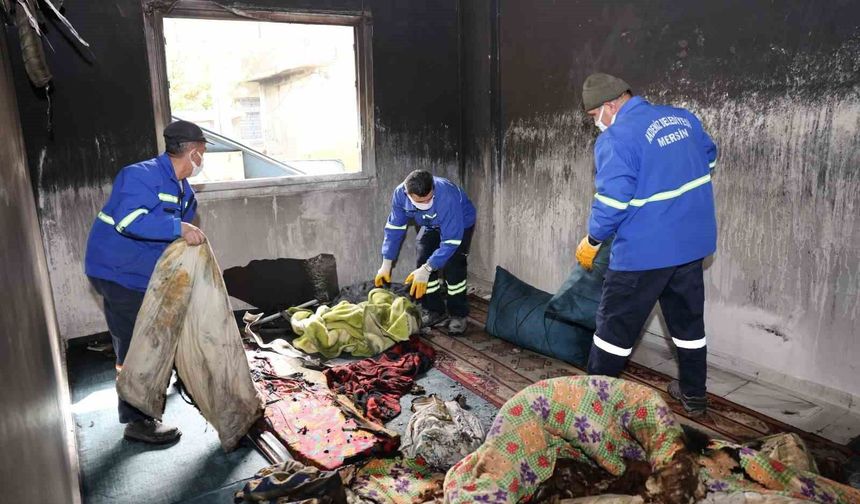 Belediye ekipleri yangının izlerini sildi, değerli eşyaları teslim etti