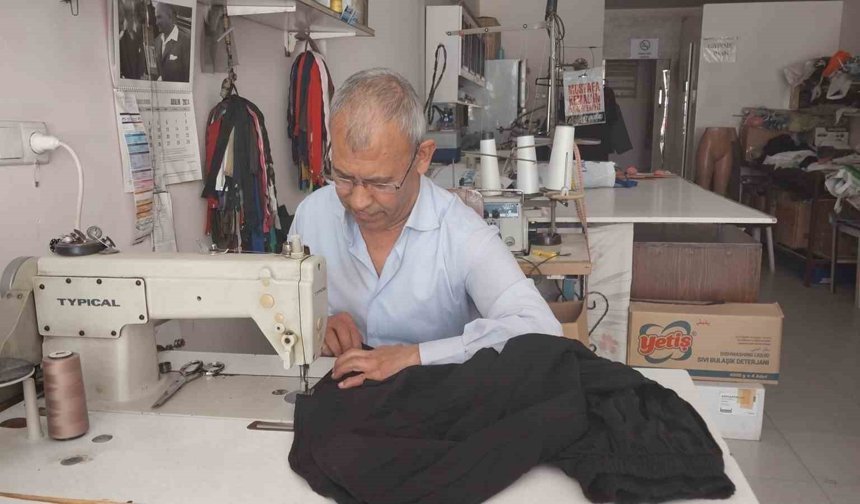 Çırak bulunamayan terzilikte yarım asrı geride bıraktı