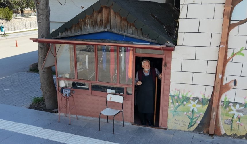 Küçük barakada 62 yıllık emekle 4 çocuğunu evlendirip, evini, arabasını aldı