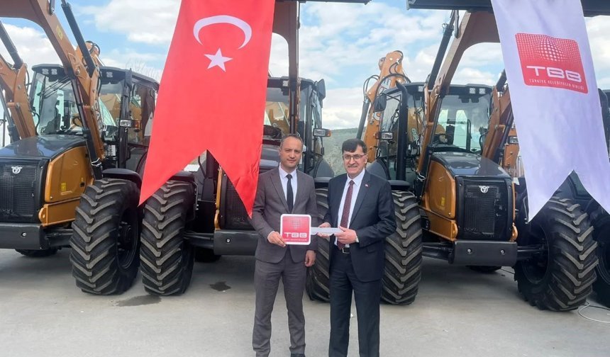 Kütahya Belediyesi'ne TBB'den araç desteği