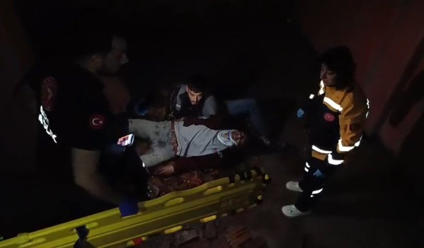 Merdivenlerden yuvarlanan işçi yaralandı