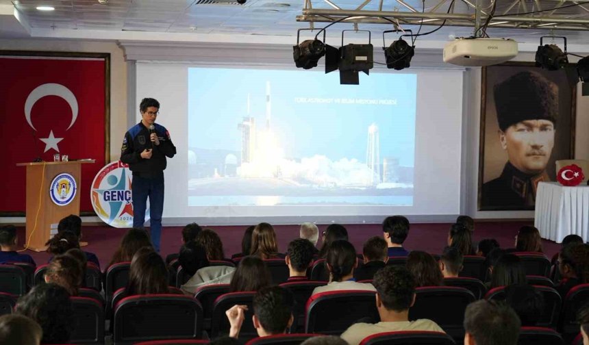 Muğla'da uzay rüzgarı Türkiye'nin ikinci astronotu Atasever gençlerle buluştu