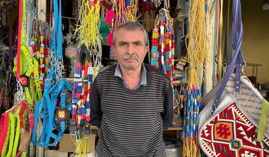 Osmaniye'de 48 yıllık saraç ustası mesleğini köpek tasmasıyla yaşatıyor