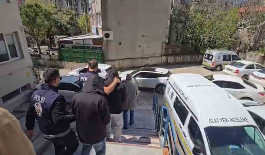 Sosyal medya üzerinden fuhuşa aracılık yapan 5 şüpheli yakalandı