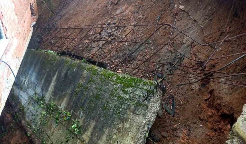 Trabzon'da şiddetli yağış heyelanlara neden oldu