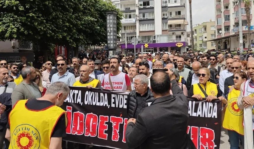 Mersin’de KESK üyeleri şiddete karşı yürüdü