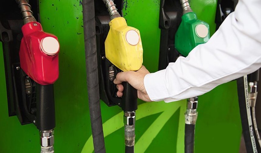 Akaryakıtta bu gece tabelalar değişiyor: Mersin’deki güncel fiyatlar ne oldu?