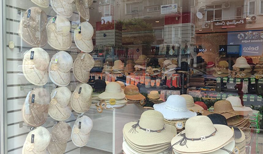 Mersin’de hasır şapka satışları başladı