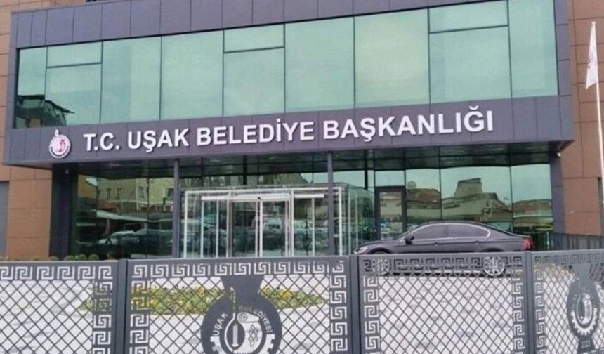 Uşak Belediyesine yönelik operasyonda gözaltına alınan şüpheliler adliyeye sevk edildi
