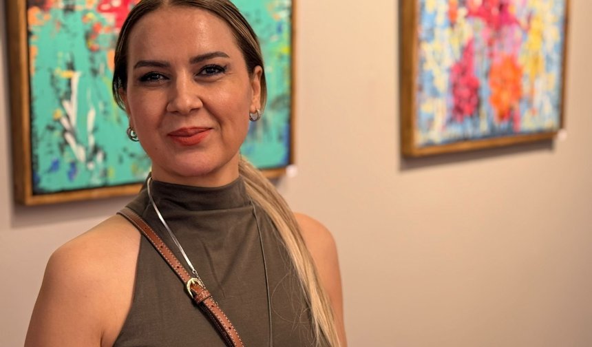 Ressam Mine Şimşek ilk kişisel sergisiyle Şemsa Pozcu Kültür Evi’nde