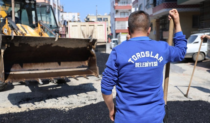 Toroslar’da yollar güvenli ve konforlu hale getiriliyor