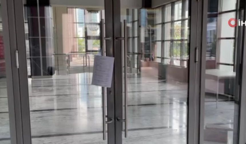 CHP Genel Merkezi girişine 'mutlak butlan' kararı asıldı