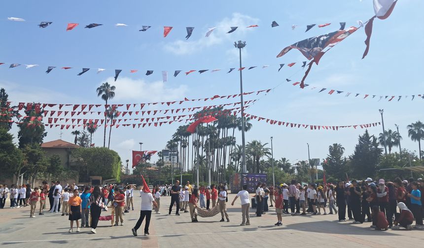 23 Nisan’ın minikleri, 19 Mayıs törenine hazırlanıyor