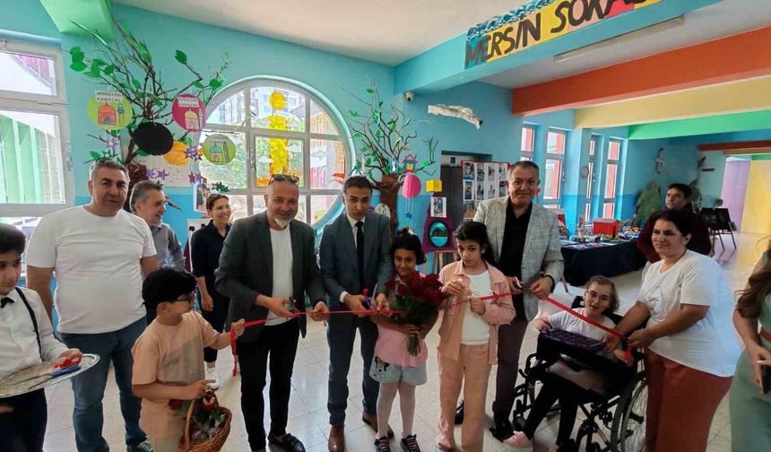 'Aynı gökyüzünün farklı yıldızlarıyız' sergisi büyük beğeni topladı