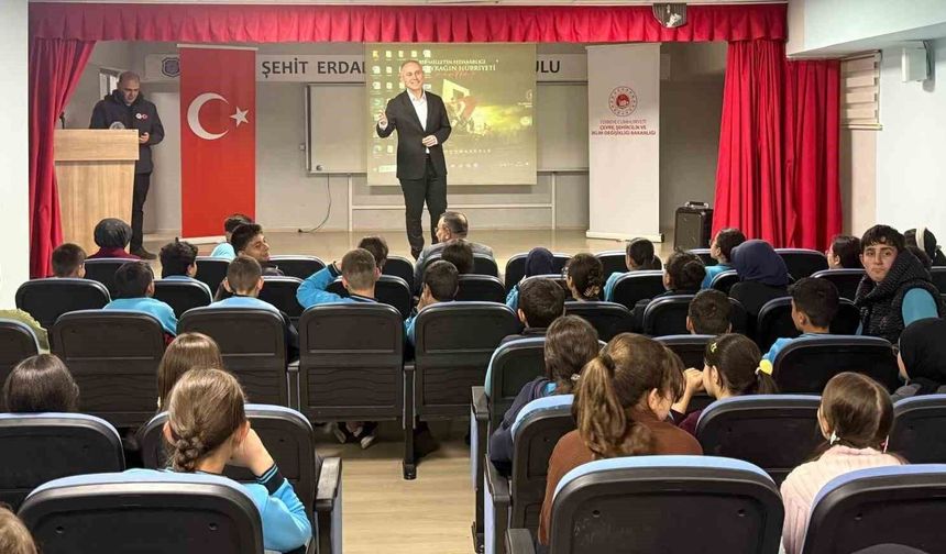 Bayburt'ta öğrencilere sıfır atık ve çevre bilinci anlatıldı