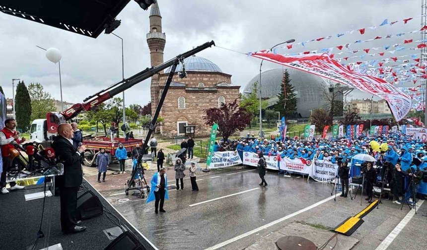 HAK-İŞ Başkanı Arslan: 'Türkiye'nin bütün meydanları Taksim Meydanı'dır'
