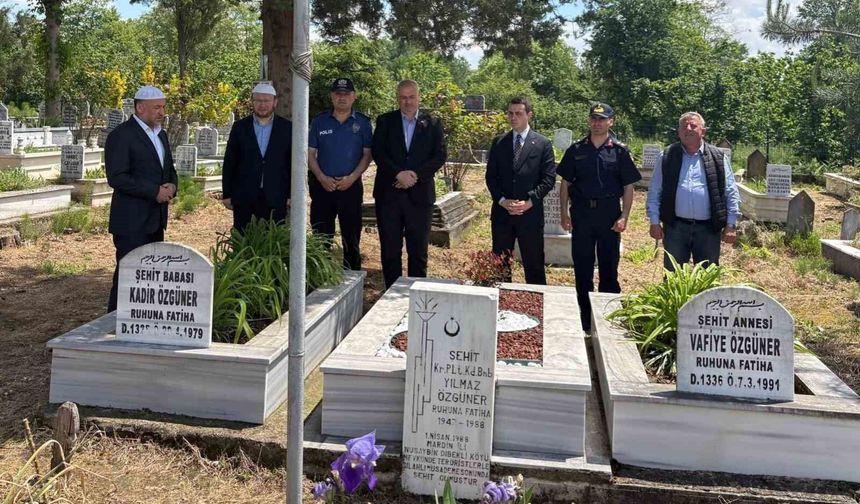 Kurban Bayramı'nda şehitler kabirleri başında anıldı