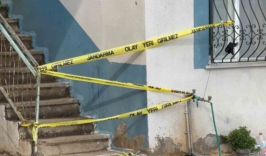Mersin'de ölen 2 kardeşin cenazeleri adli tıpa gönderildi, evdeki ilk inceleme tamamlandı