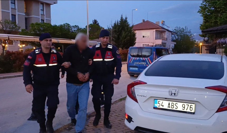 Öğrencileri taciz eden bakkal kamera kayıtlarından yakalandı