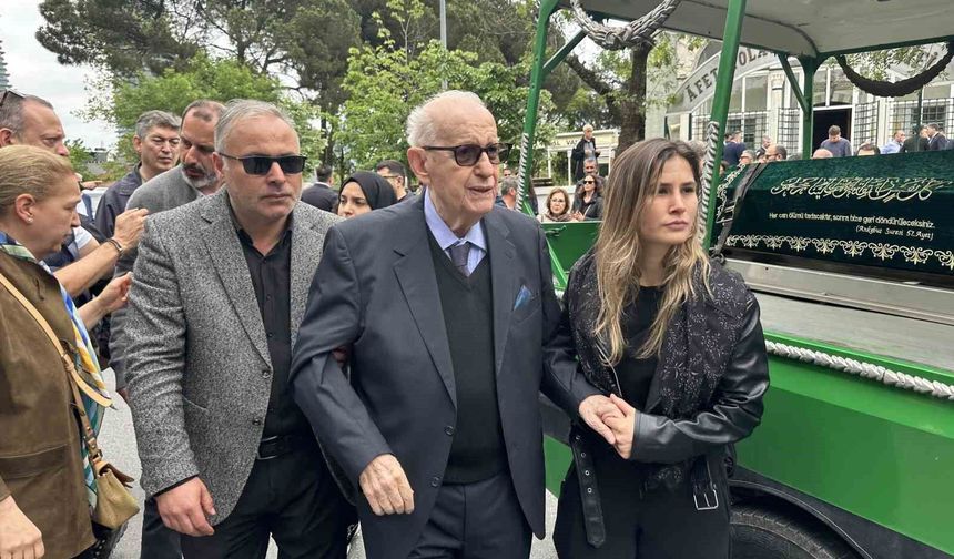 TFF Onursal Başkanı Şenes Erzik'in acı günü: Eşi Dilek Erzik son yolculuğuna uğurlandı